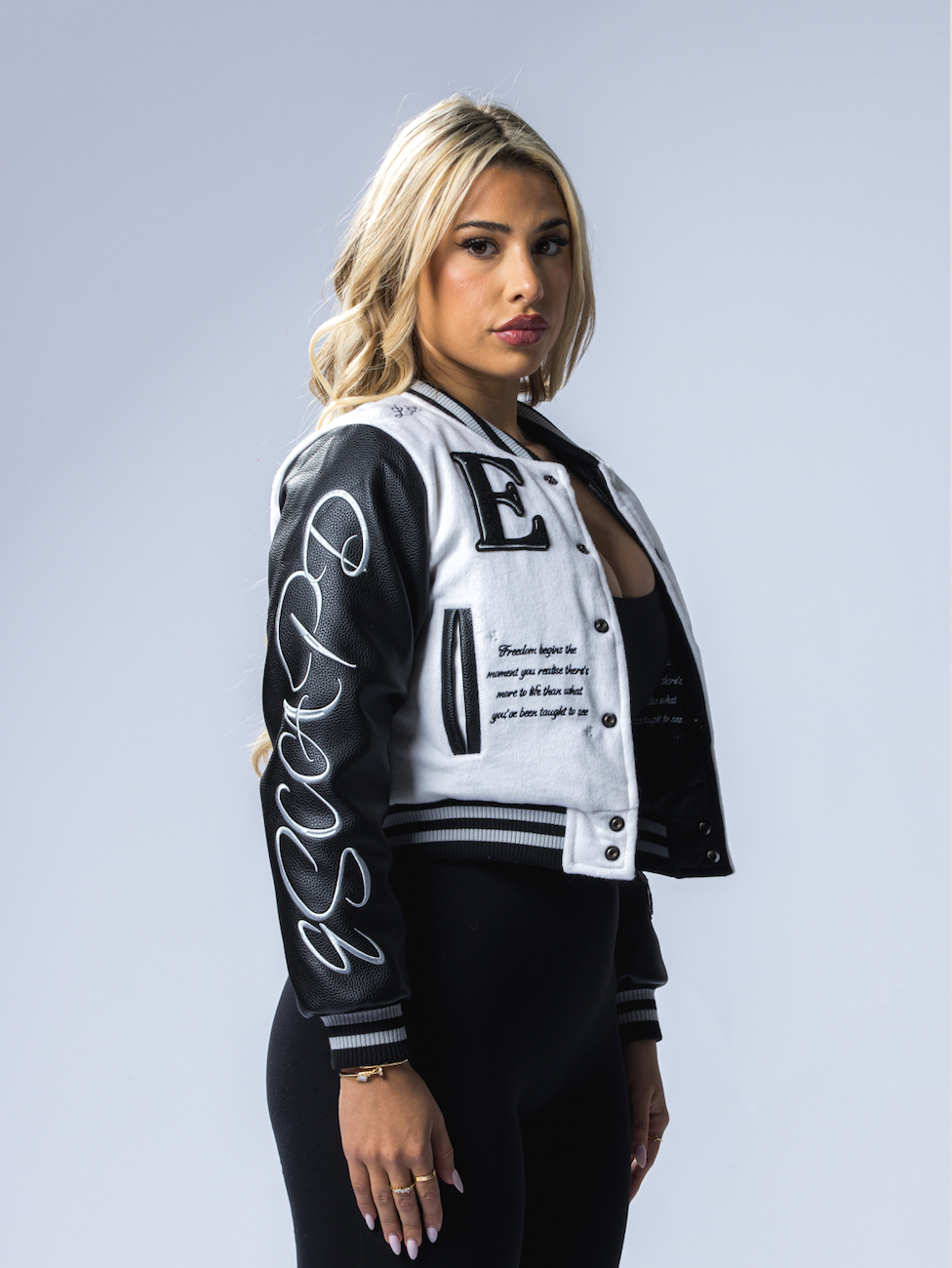 Model is 5’4 / 162cm and wears a size S