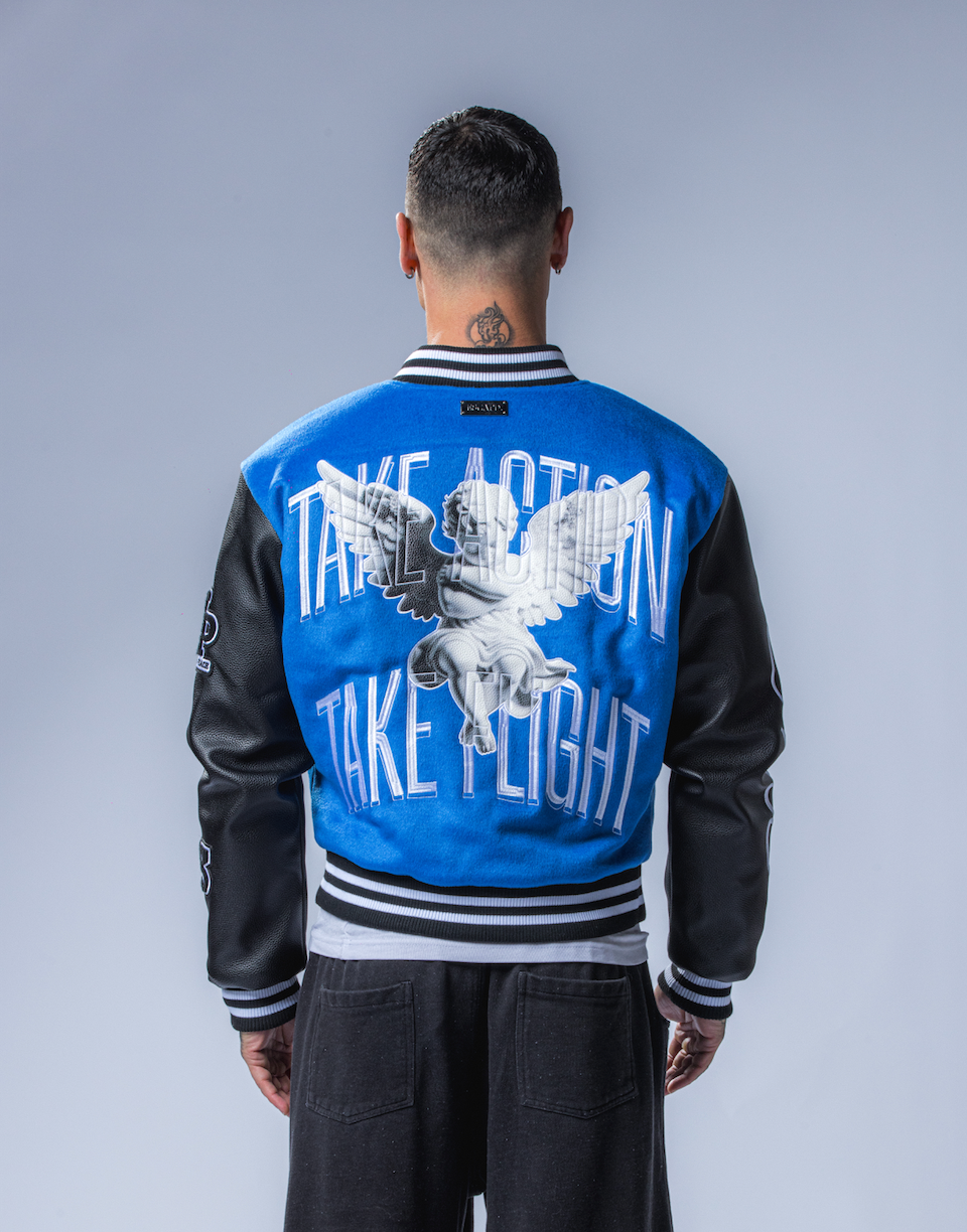 Model is 5’11 / 180cm and wears a size M