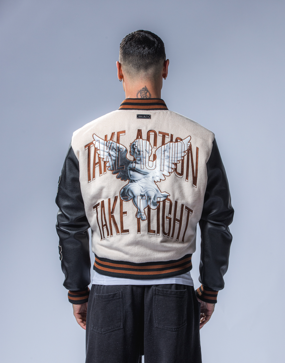 Model is 5’11 / 180cm and wears a size M